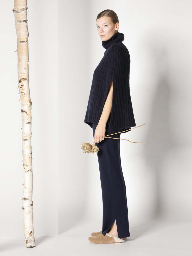 Sminfinity Fluffy Ribbed Turtleneck Cape
