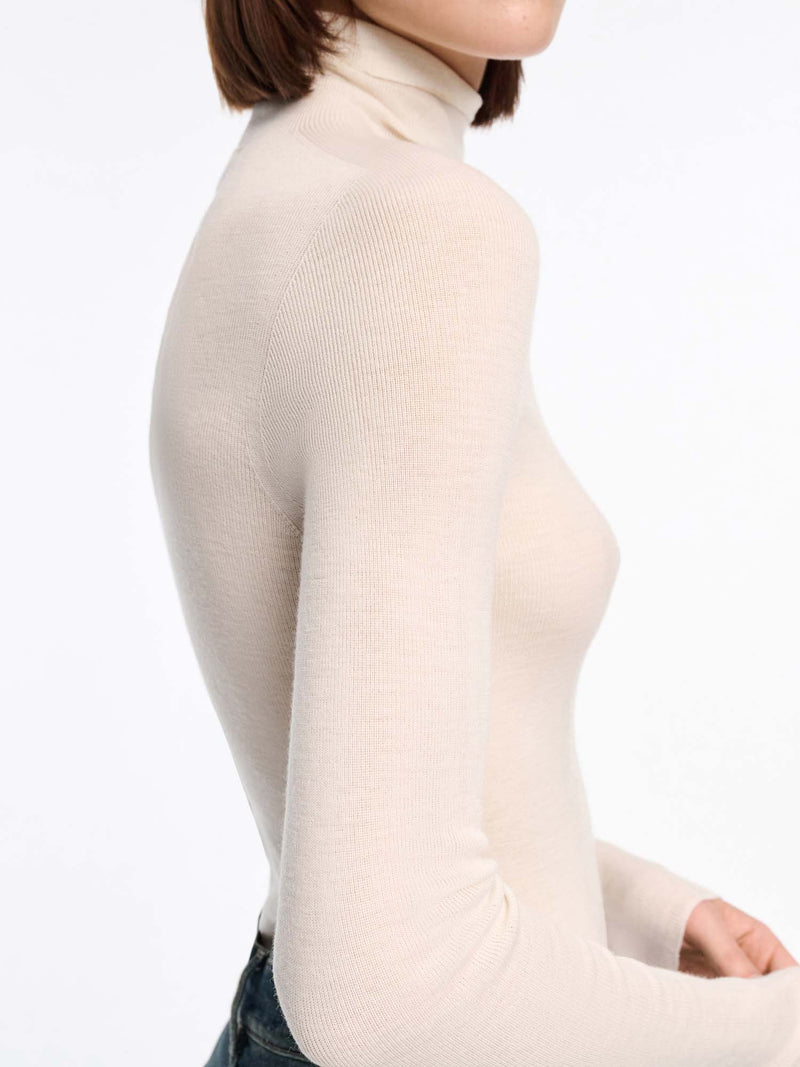 Dorothee Schumacher Urban Merino Seamless Turtleneck