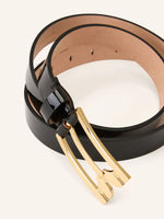 Victoria Beckham Regular Pin- Buckle Belt in Glossy Leather