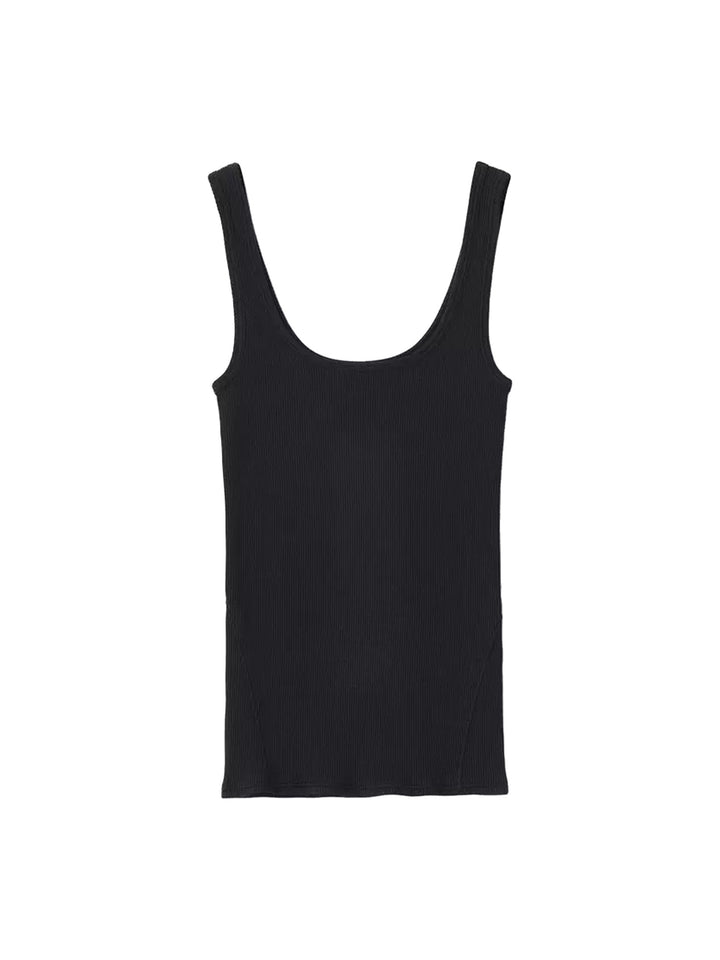 The Essentials Shop – Hangar 9